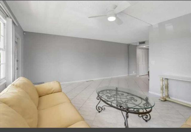 2053 Cornwall C, Boca Raton, FL 33434