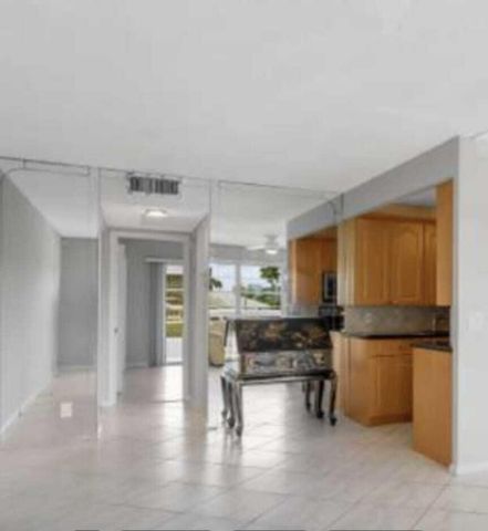 2053 Cornwall C, Boca Raton, FL 33434
