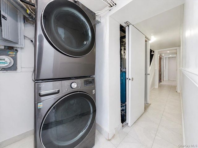 320 E 59th Street, Brooklyn, NY 11203