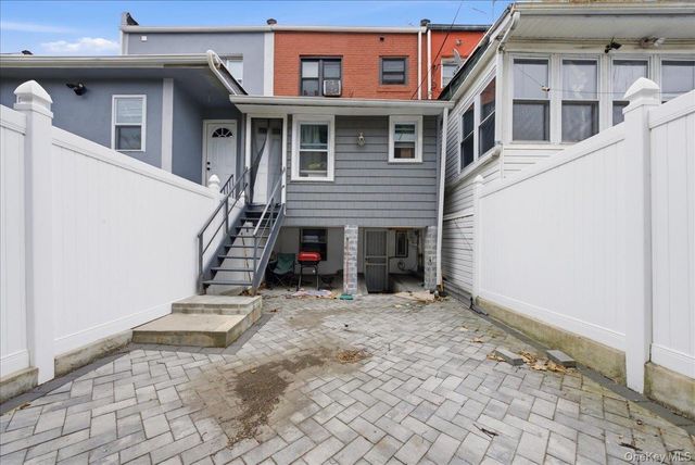 320 E 59th Street, Brooklyn, NY 11203