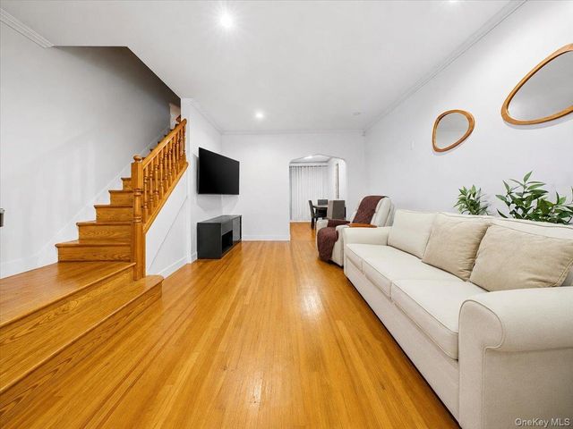 320 E 59th Street, Brooklyn, NY 11203