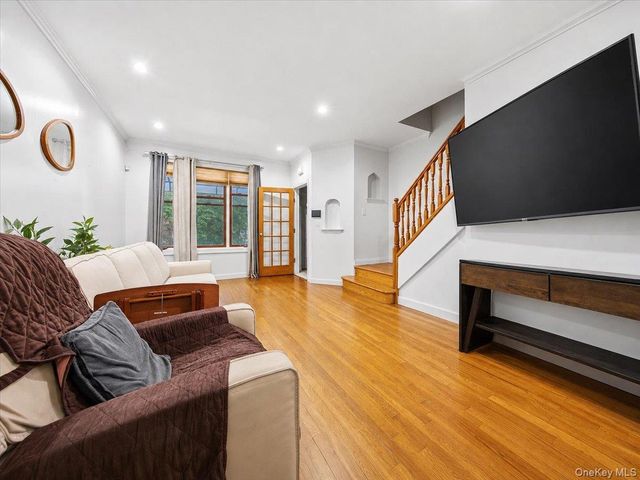 320 E 59th Street, Brooklyn, NY 11203