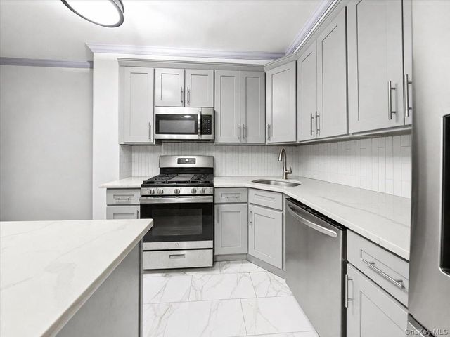 320 E 59th Street, Brooklyn, NY 11203