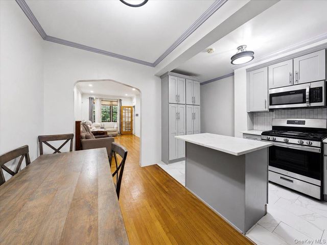 320 E 59th Street, Brooklyn, NY 11203