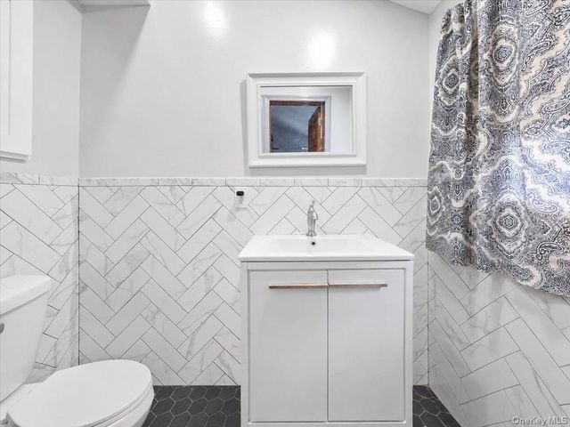 320 E 59th Street, Brooklyn, NY 11203