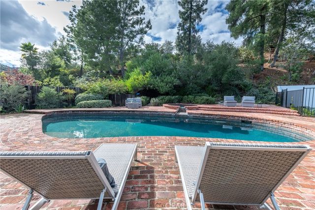 17153 Adlon Road, Encino, CA 91436