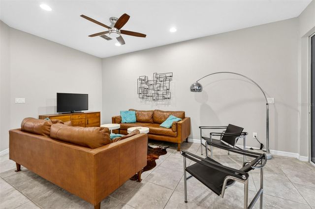 904 VINEYARD LANE, Oldsmar, FL 34677