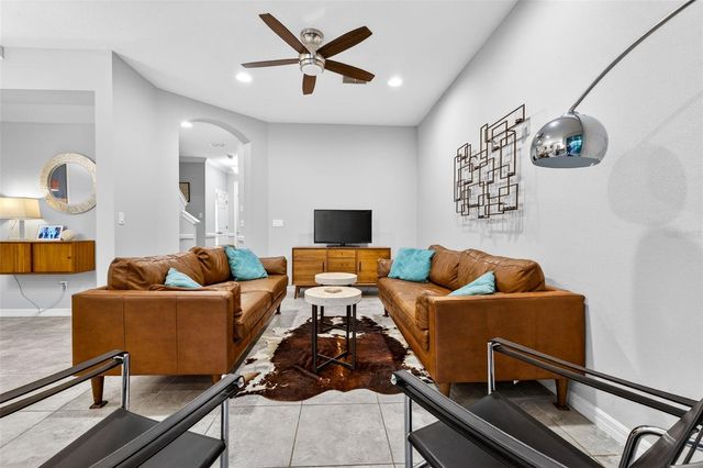 904 VINEYARD LANE, Oldsmar, FL 34677