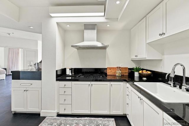 1101 1st St 110, Coronado, CA 92118