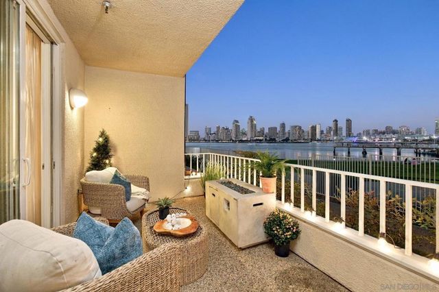 1101 1st St 110, Coronado, CA 92118