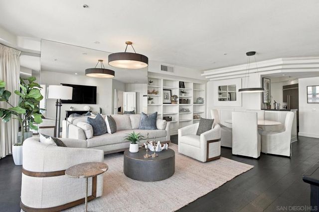1101 1st St 110, Coronado, CA 92118