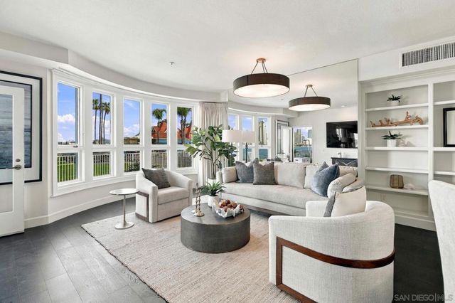 1101 1st St 110, Coronado, CA 92118