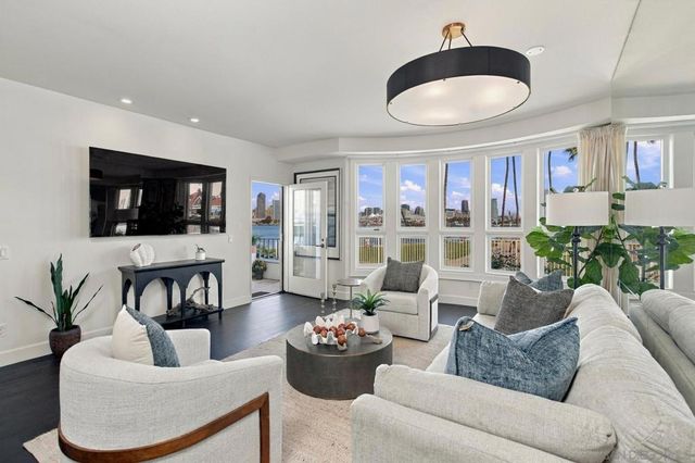 1101 1st St 110, Coronado, CA 92118