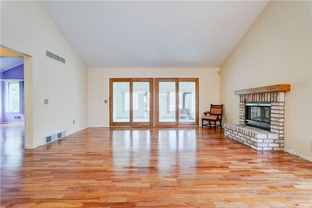 6 Wood Cutters Circle, Greece, NY 14612