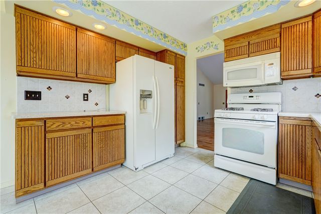 6 Wood Cutters Circle, Greece, NY 14612