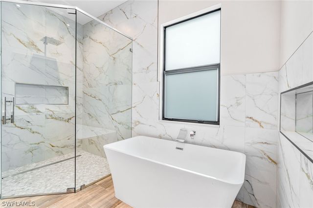 653 107th AVE N, Naples, FL 34108