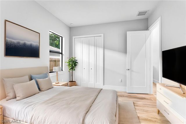 653 107th AVE N, Naples, FL 34108