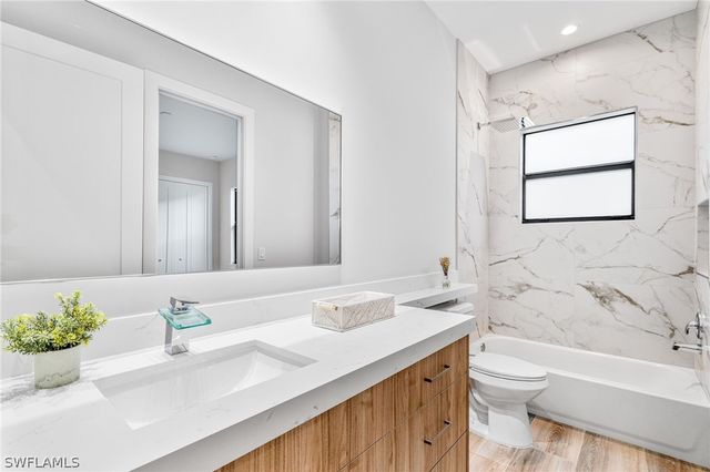 653 107th AVE N, Naples, FL 34108