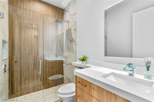 653 107th AVE N, Naples, FL 34108