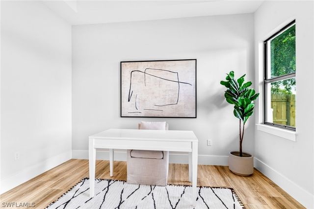 653 107th AVE N, Naples, FL 34108