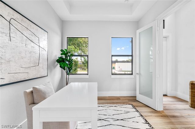 653 107th AVE N, Naples, FL 34108