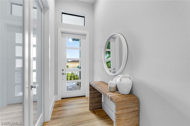 653 107th AVE N, Naples, FL 34108