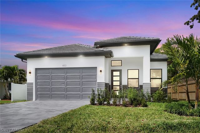 653 107th AVE N, Naples, FL 34108