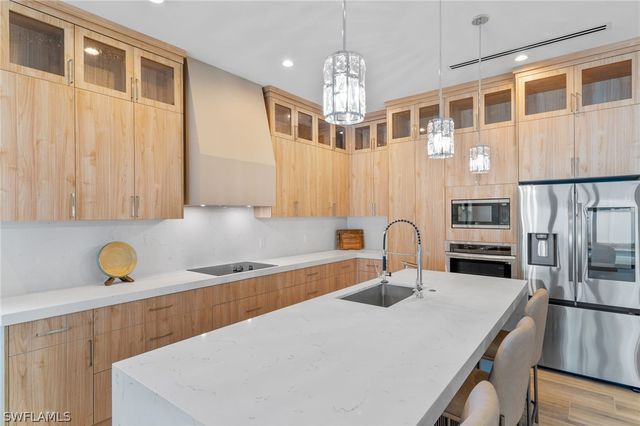 653 107th AVE N, Naples, FL 34108