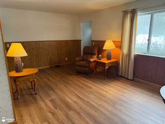 619 Monroe Avenue, Mt Morris, MI 48458