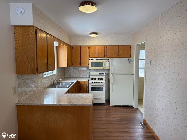 619 Monroe Avenue, Mt Morris, MI 48458