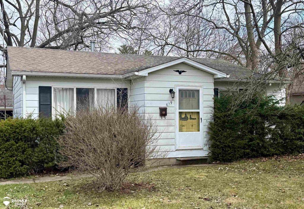 619 Monroe Avenue, Mt Morris, MI 48458