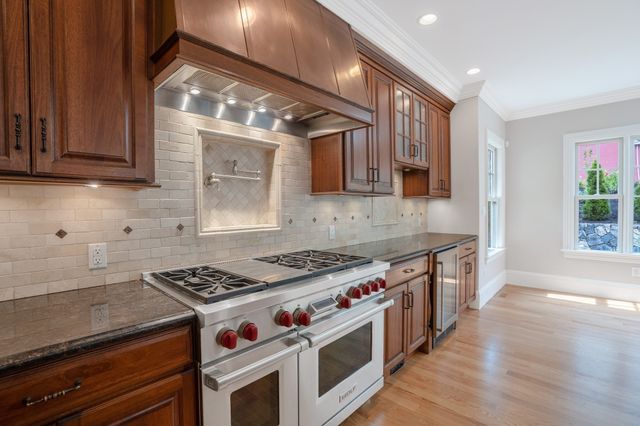 52 North Border Rd., Winchester, MA 01890