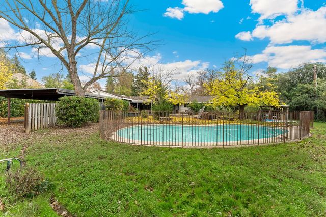 1831 Maple Glen Rd, Sacramento, CA 95864