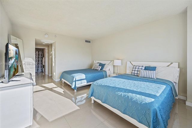 5601 Collins Ave 1618, Miami Beach, FL 33140