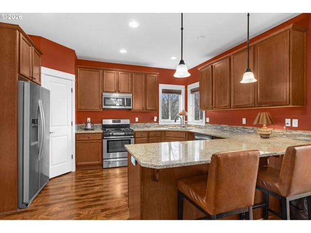 18775 SUNBLAZE Dr, Oregon City, OR 97045