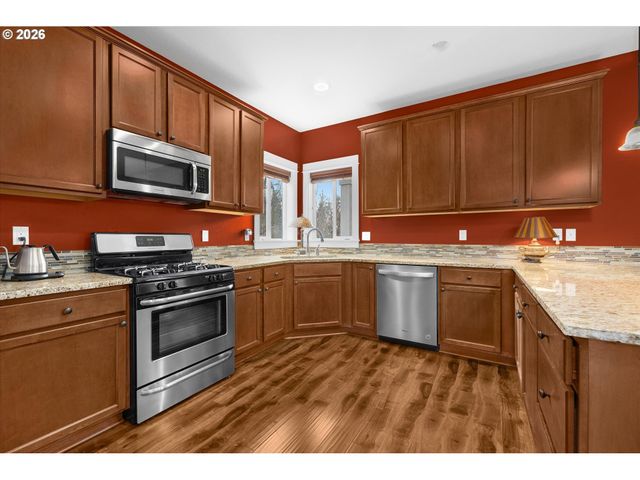 18775 SUNBLAZE Dr, Oregon City, OR 97045