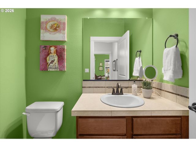 18775 SUNBLAZE Dr, Oregon City, OR 97045