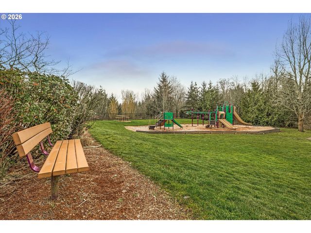 18775 SUNBLAZE Dr, Oregon City, OR 97045