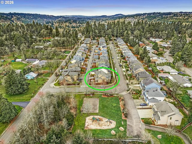 18775 SUNBLAZE Dr, Oregon City, OR 97045