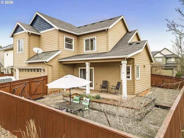 18775 SUNBLAZE Dr, Oregon City, OR 97045