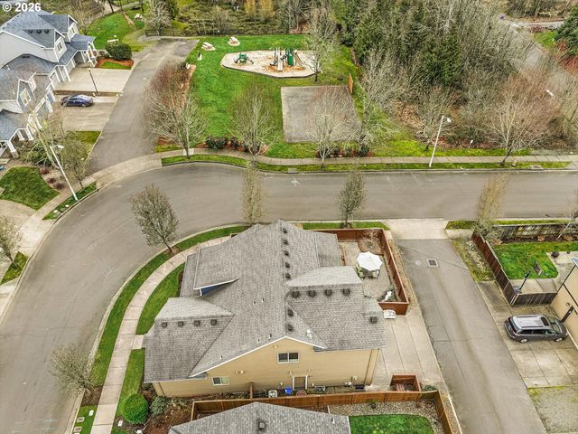 18775 SUNBLAZE Dr, Oregon City, OR 97045