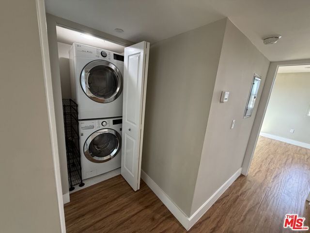 2303 Hauser Boulevard, Los Angeles, CA 90016