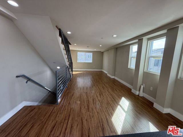 2303 Hauser Boulevard, Los Angeles, CA 90016