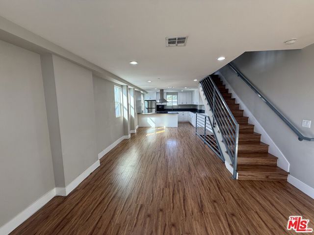 2303 Hauser Boulevard, Los Angeles, CA 90016