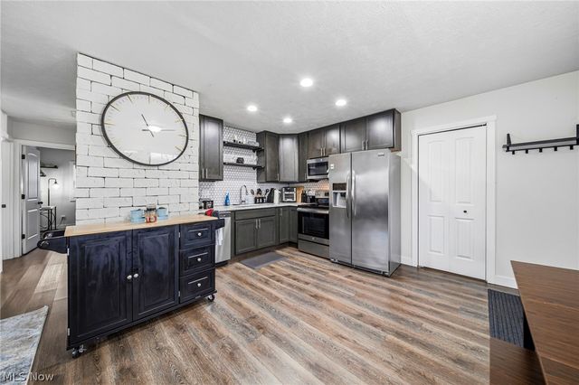 8324 Harbor Drive, Mentor, OH 44060