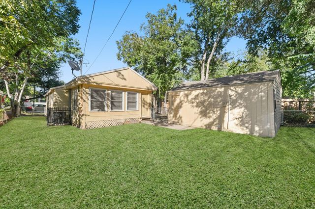 203 W Hart Avenue, Pasadena, TX 77506