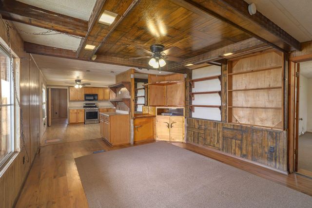 9054 Fm 713, Dale, TX 78616