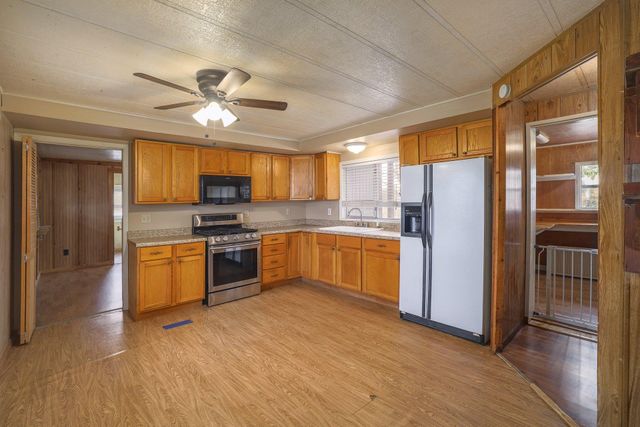 9054 Fm 713, Dale, TX 78616