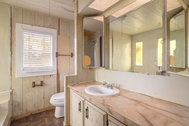 9054 Fm 713, Dale, TX 78616