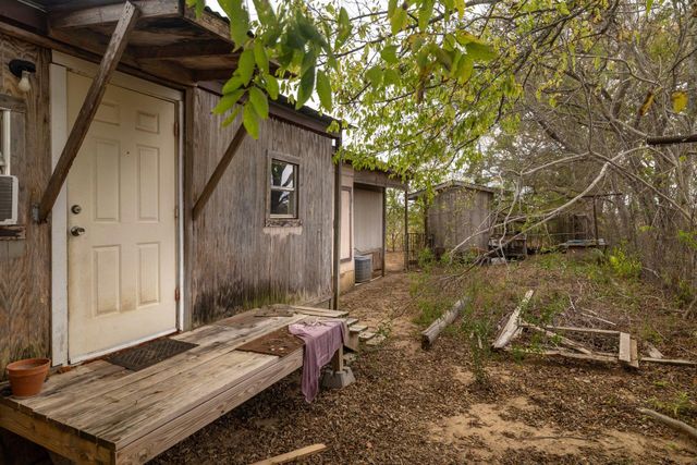 9054 Fm 713, Dale, TX 78616